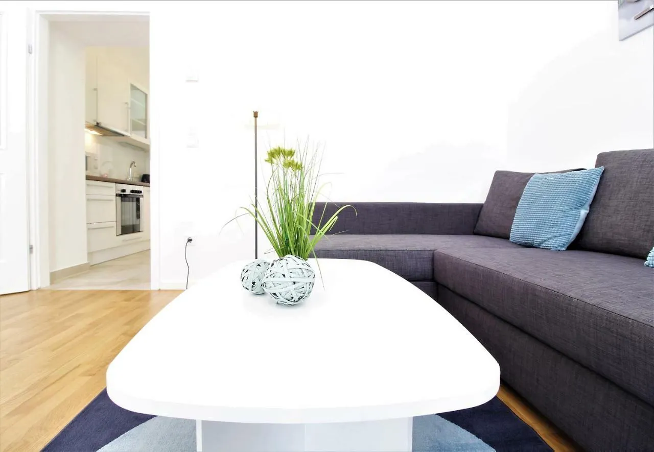 Gold: Penthouse Apartment Volkertmarkt Vienna Austria