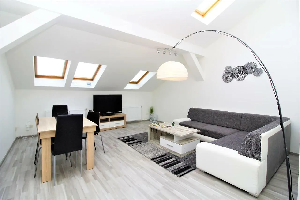 Gold: Penthouse Apartment Volkertmarkt contacts