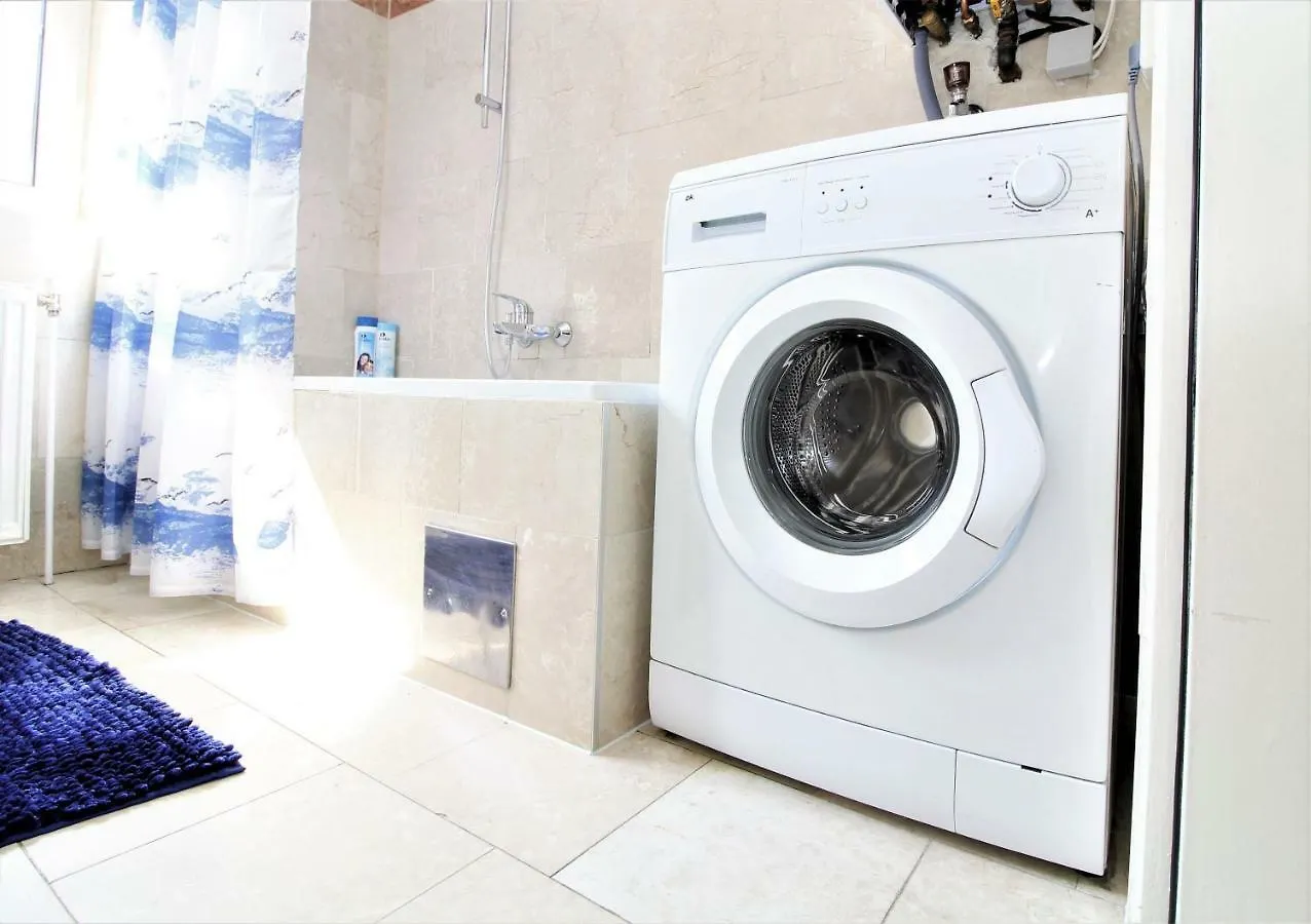 Gold: Penthouse Apartment Volkertmarkt فيينا